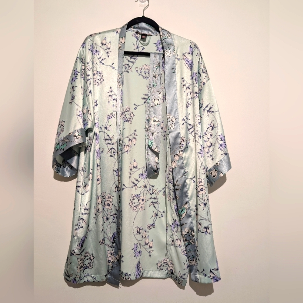 Victoria's Secret Light Aqua Floral Kimono Robe